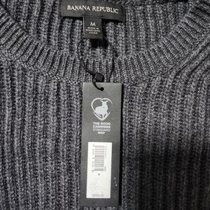 NWT - Banana Republic cashmere sweater